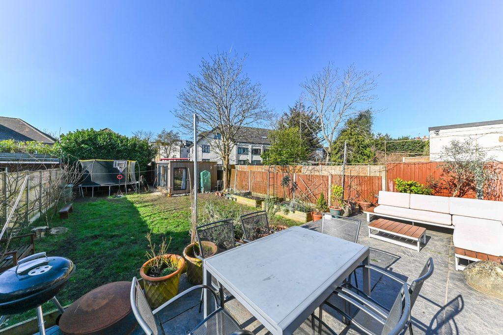 Property photo 1 of 30