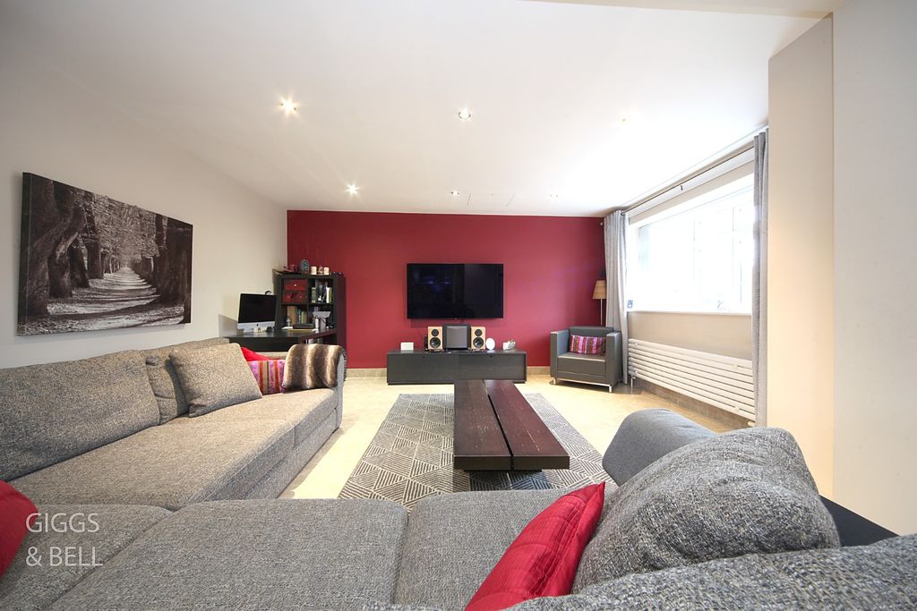 Additional image 4 of 4 bed detached house for saleOld Bedford Road, Luton, Bedfordshire LU2