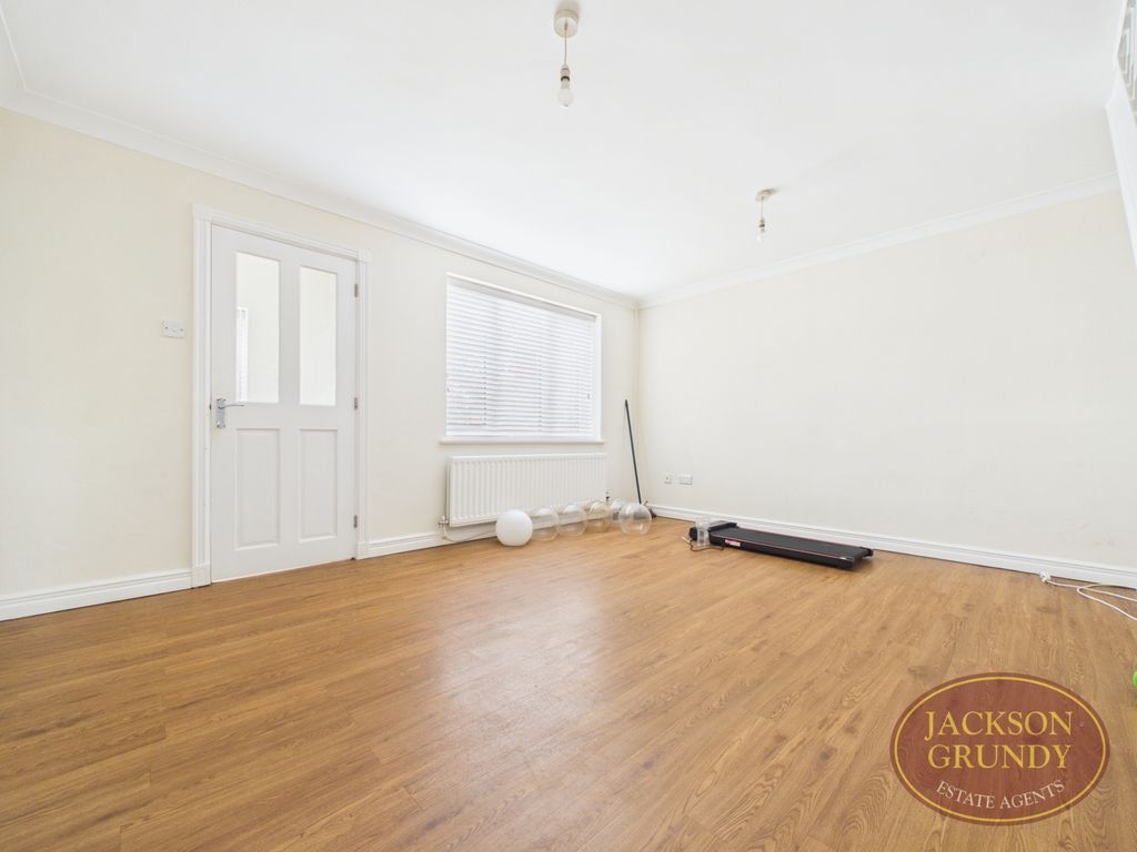 Property photo 2 of 10 Bollinger Close