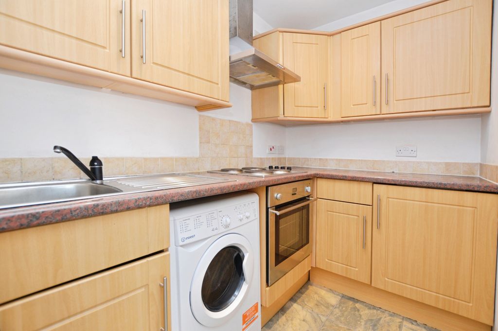 Property photo 3 of 5 Kitchen