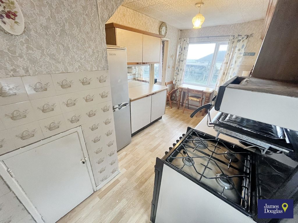 Property photo 2 of 20 Kit1