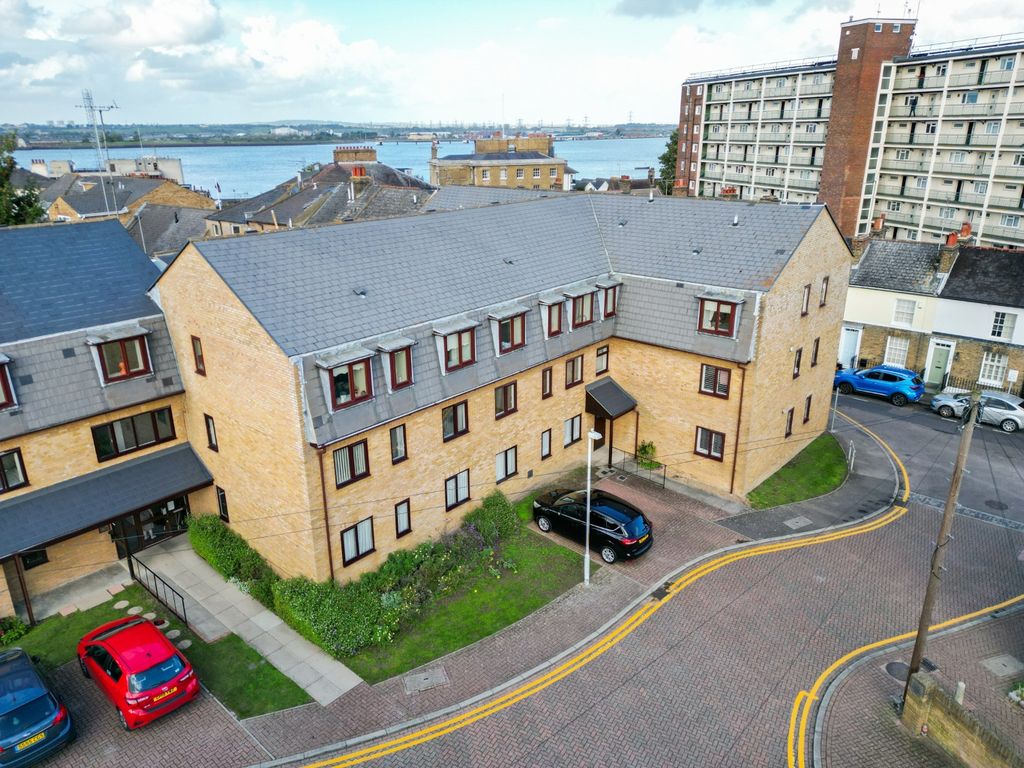 Property photo 1 of 8 3669053