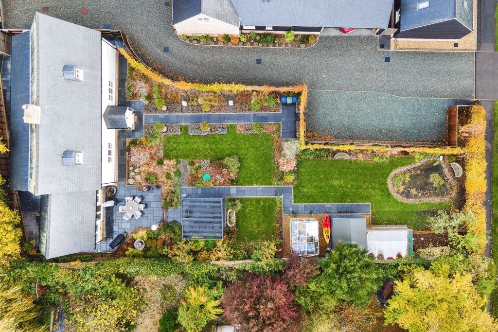 Property photo 3 of 37 Drone