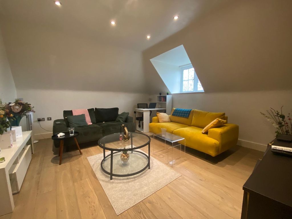 Property photo 2 of 8 2091955