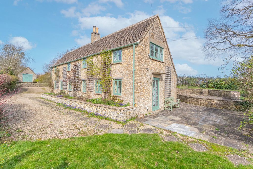 Property photo 2 of 18