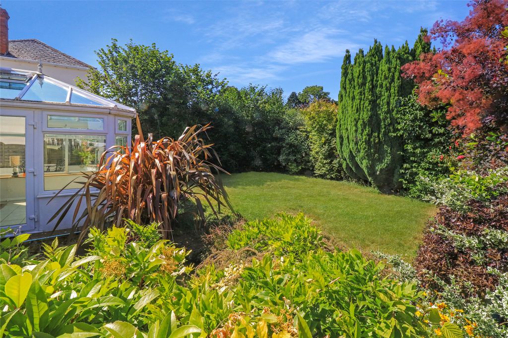 Property photo 2 of 29 Picture No. 33