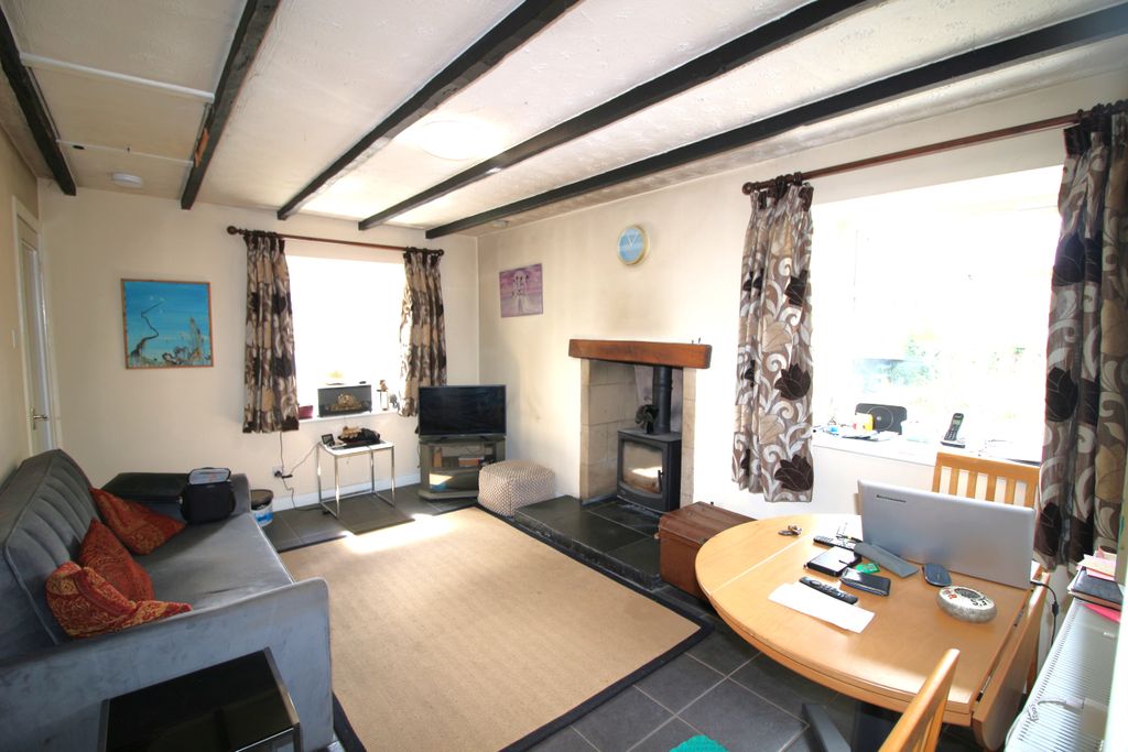 Property photo 3 of 9