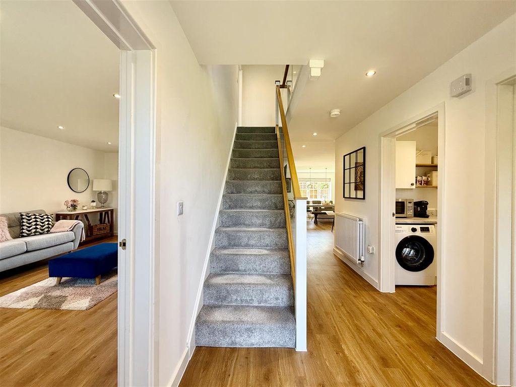Property photo 3 of 33 3