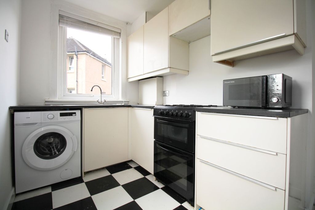 2 bed flat to rentCarleith Quadrant, Shieldhall, Glasgow G51 photo 4