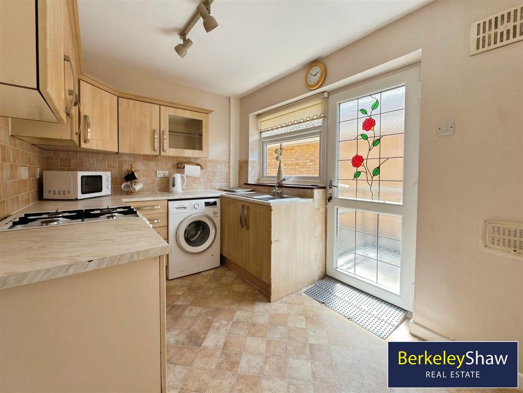 Property photo 2 of 13 4A38F7F4--4975-9492-Ae7277E9A171-63615-000016F1Ad8