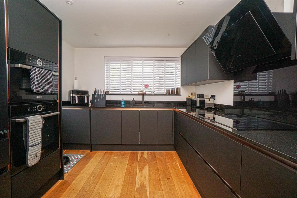 Property photo 2 of 32 Dsc01986_Alto.Jpg