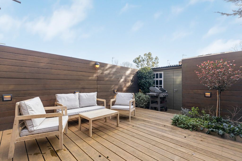 Property photo 2 of 33 Picture No. 04