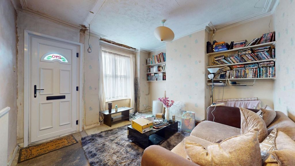 Property photo 3 of 11