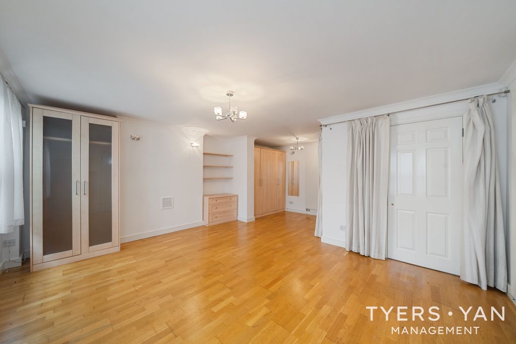 Property photo 2 of 14 Reception Room