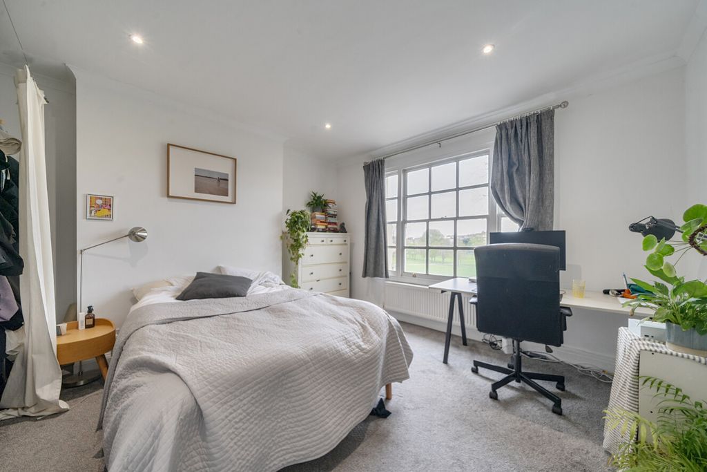 Property photo 3 of 12 1435137-1-69Cbd97...