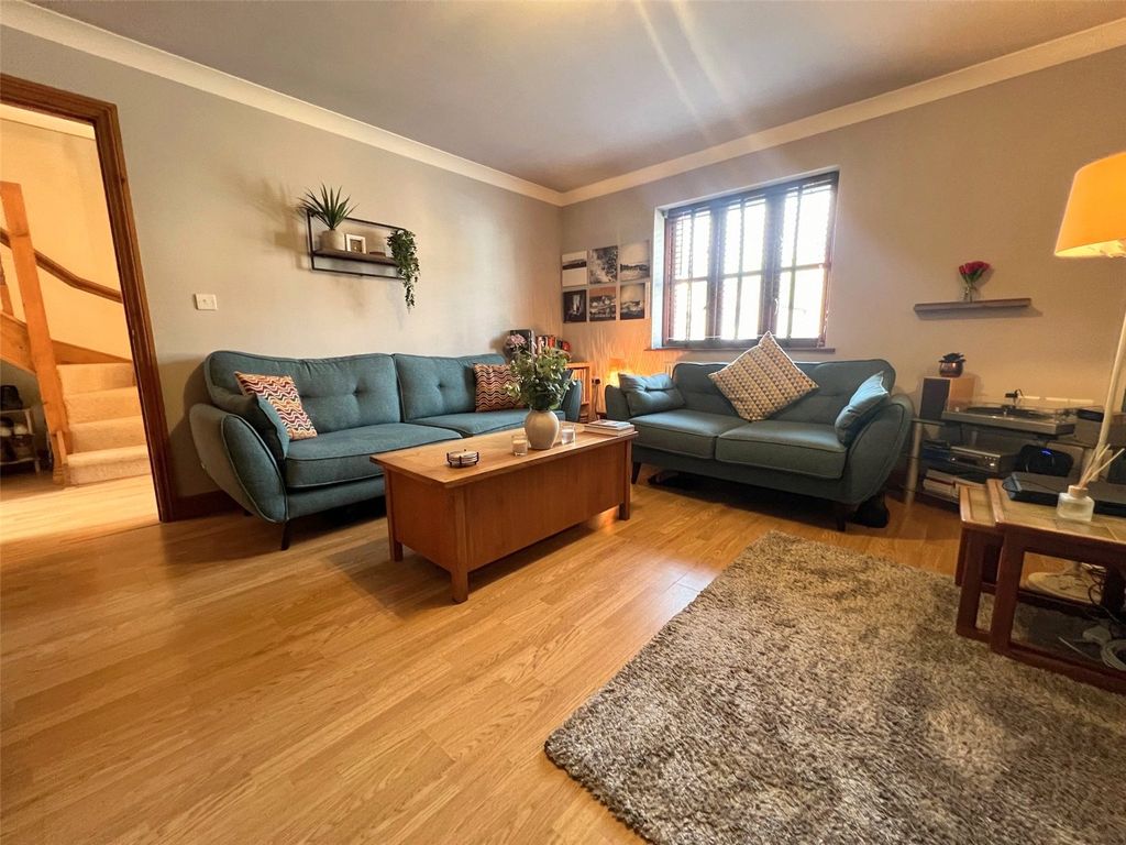 Property photo 2 of 23 Picture No. 27