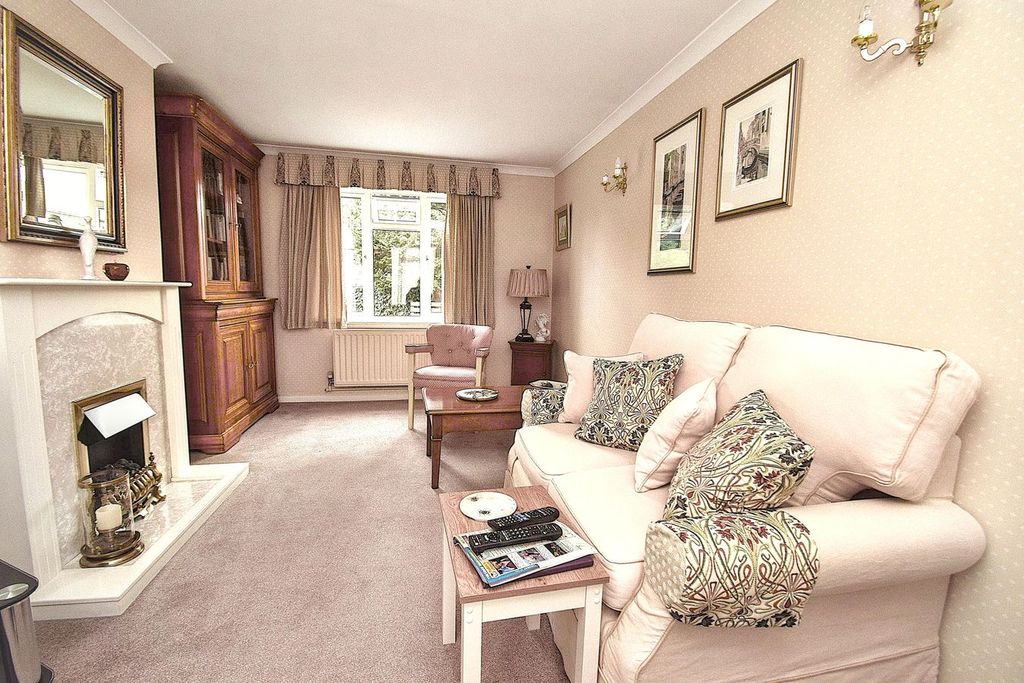 Property photo 2 of 23