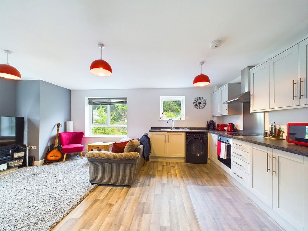 Property photo 2 of 6 Cam04036G0-Pr0010-Still001.Jpg