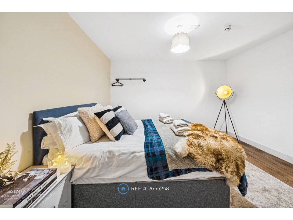 Property photo 2 of 35