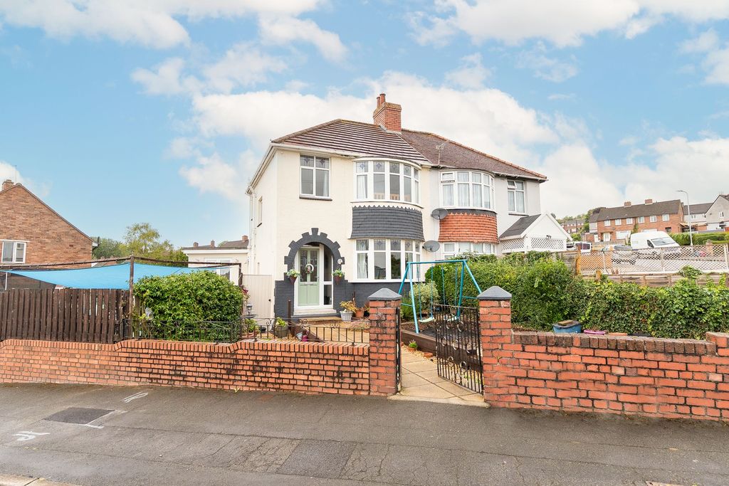 Property photo 1 of 27