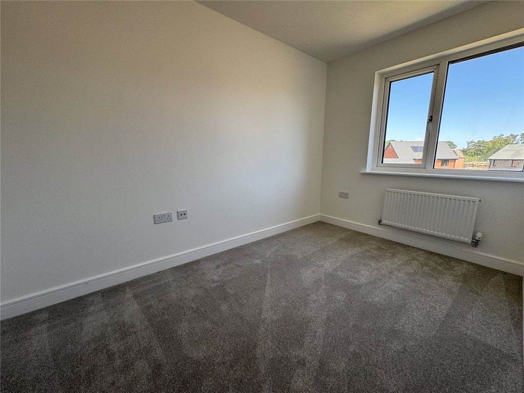 Property photo 3 of 8 Picture No. 01
