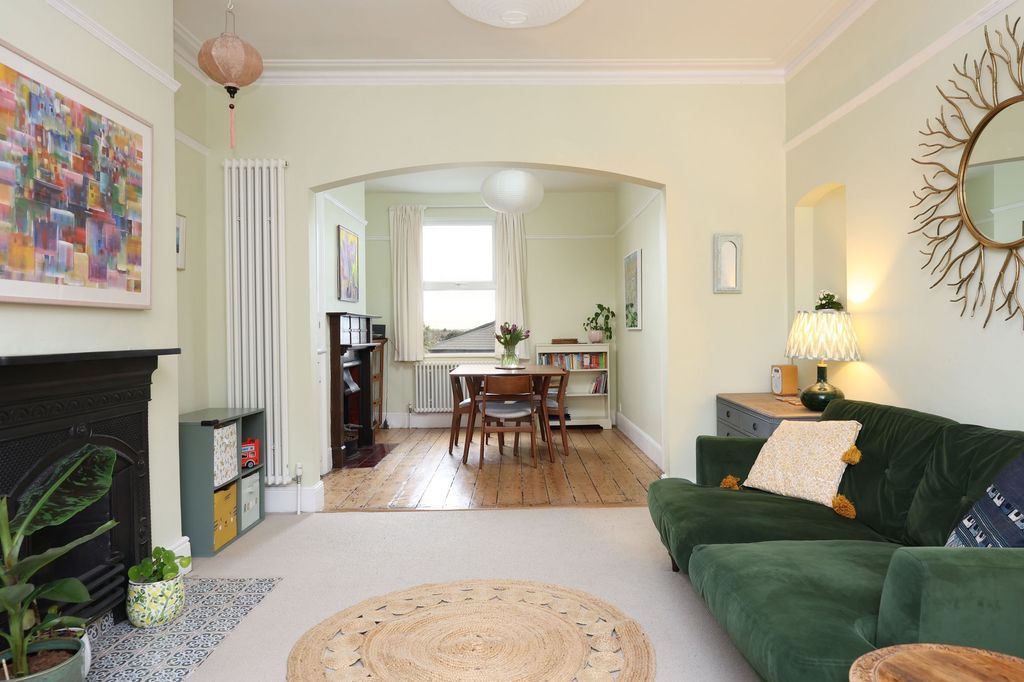 Property photo 2 of 24