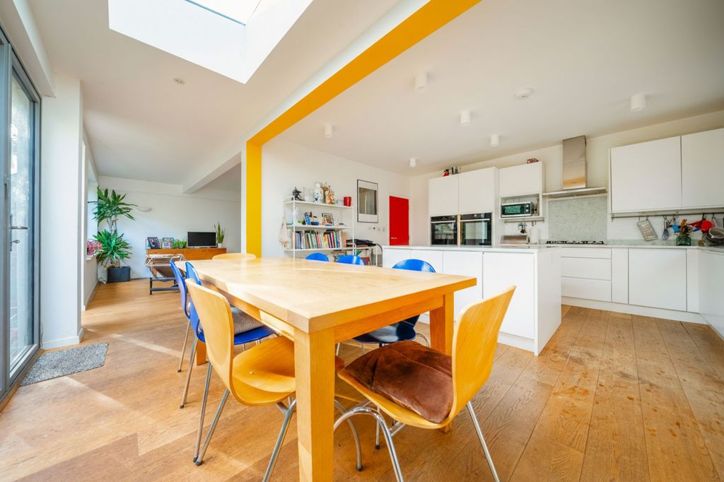 Property photo 2 of 13