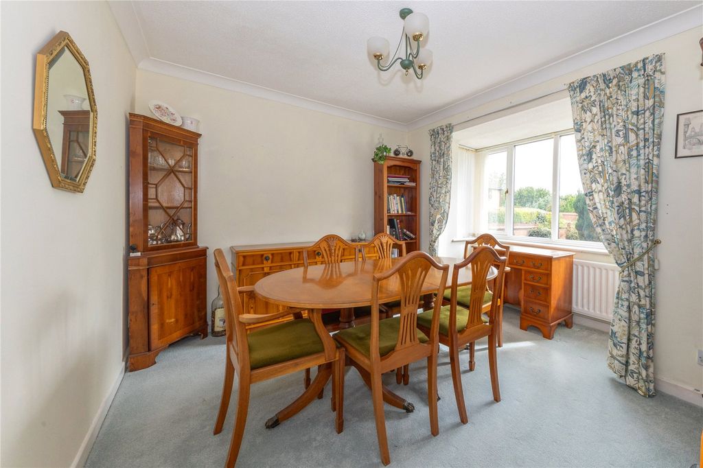 Property photo 3 of 21 Dining Room