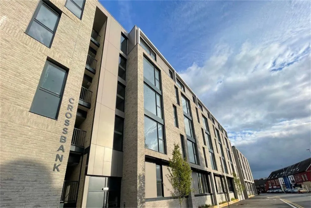 Property photo 1 of 12 (Main)