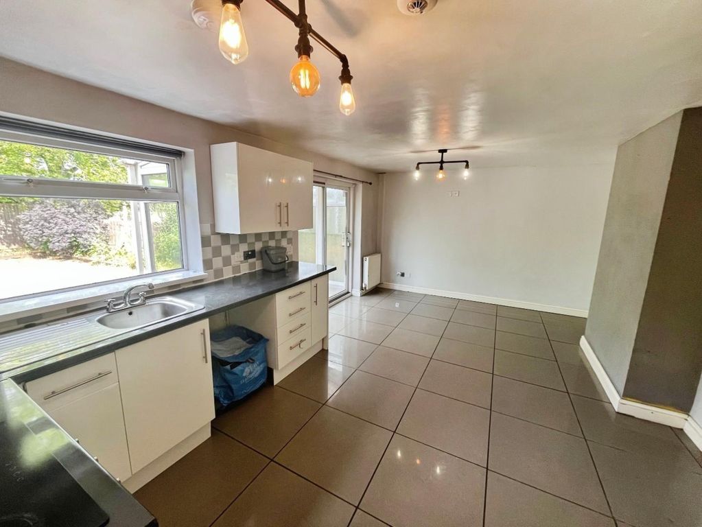 Property photo 3 of 11 4c83A24F-6-4Bbf-A328-B8551A572528-3508-00000061B63