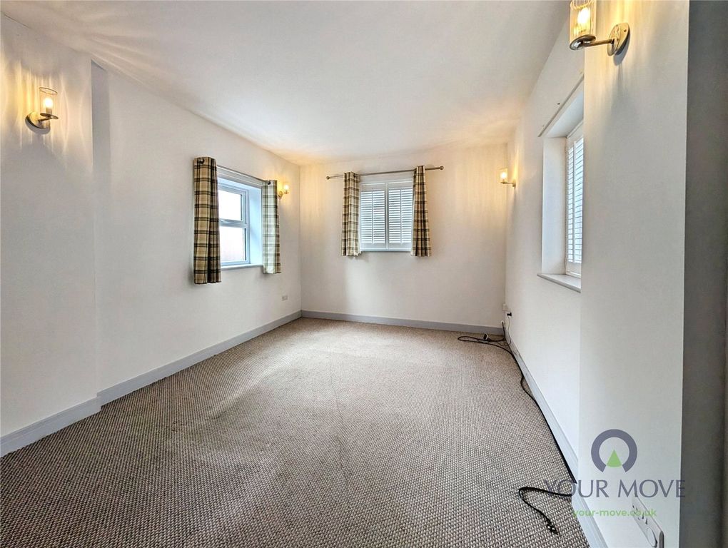 Property photo 3 of 10 Lounge