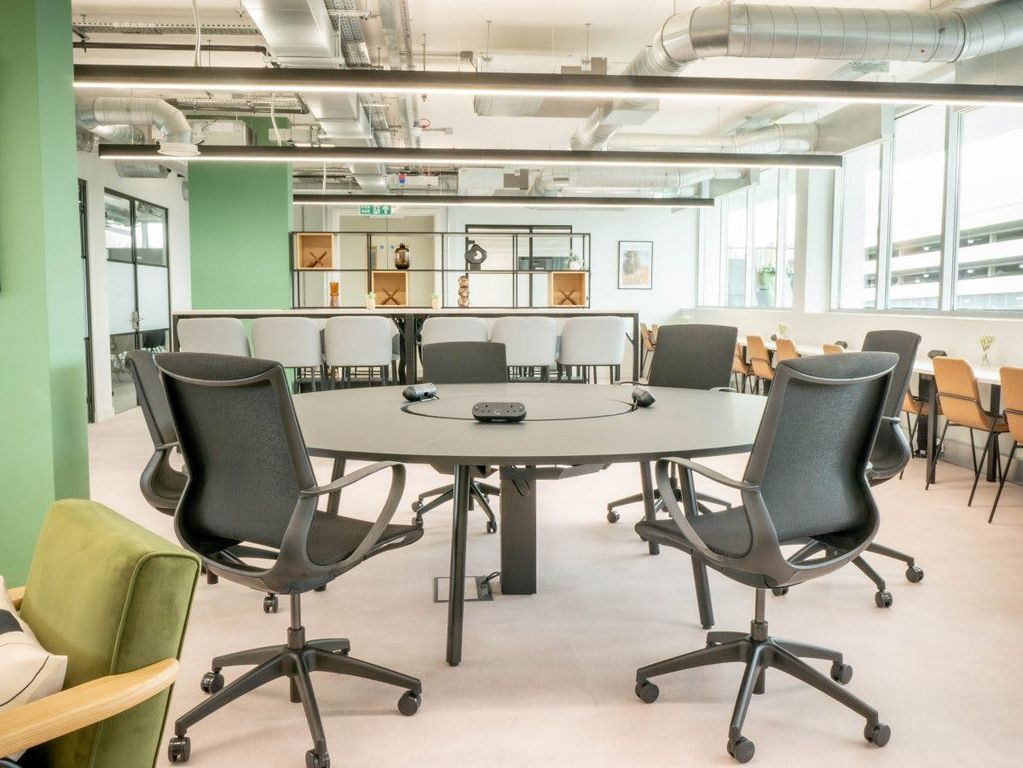 Property photo 3 of 8 2025_Quadonelexicondedicateddesks1200x901.Jpg