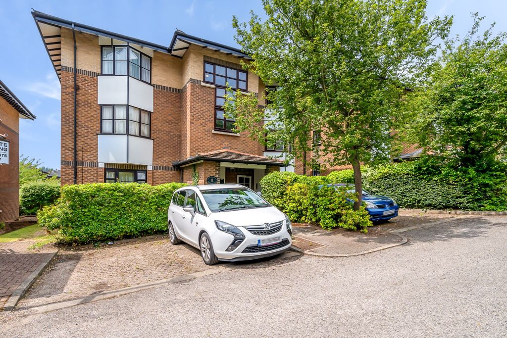 Property photo 3 of 13 4236353