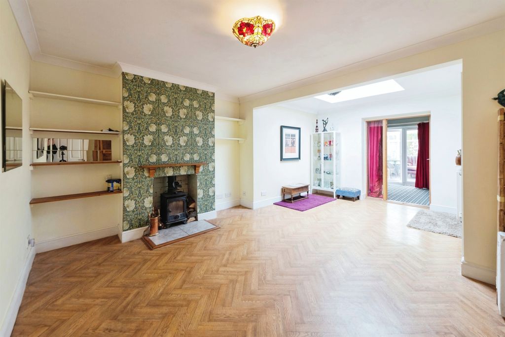 Property photo 2 of 14