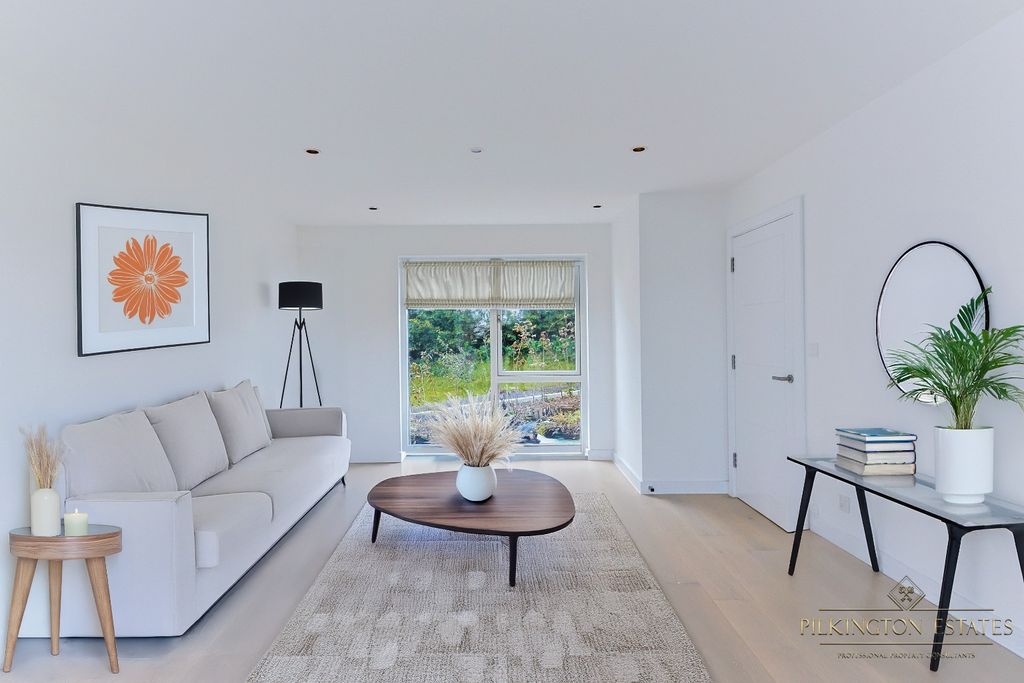 Property photo 3 of 15 4616664