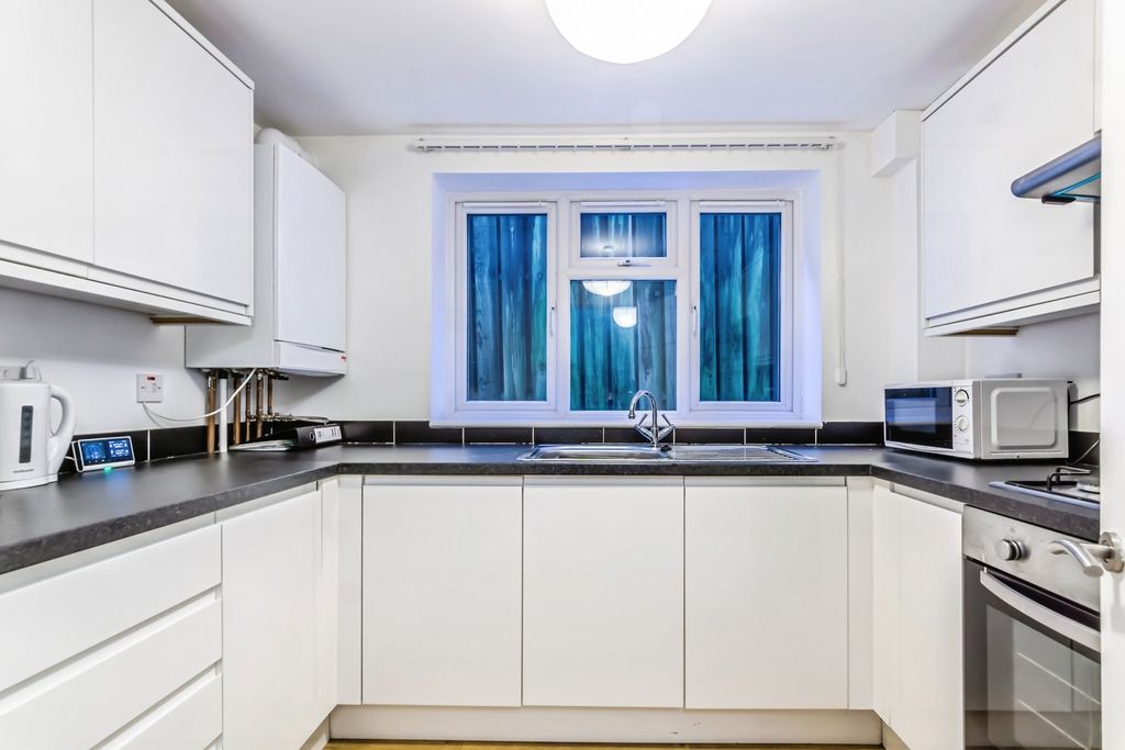 Property photo 3 of 19 Pbox-Img.Jpg