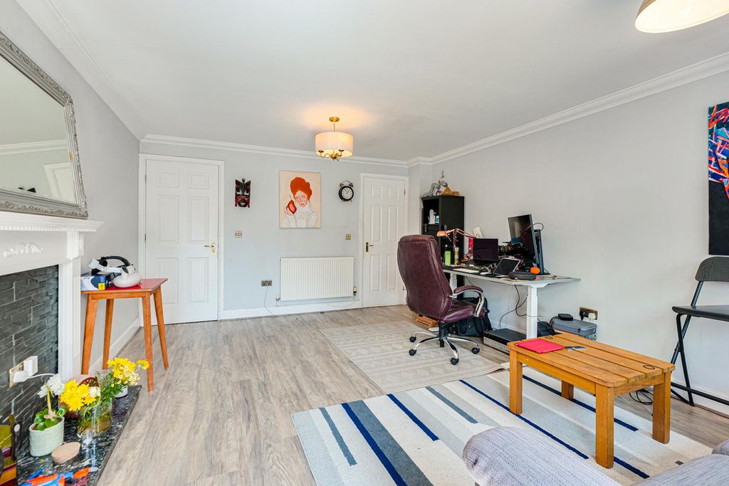 Property photo 3 of 26