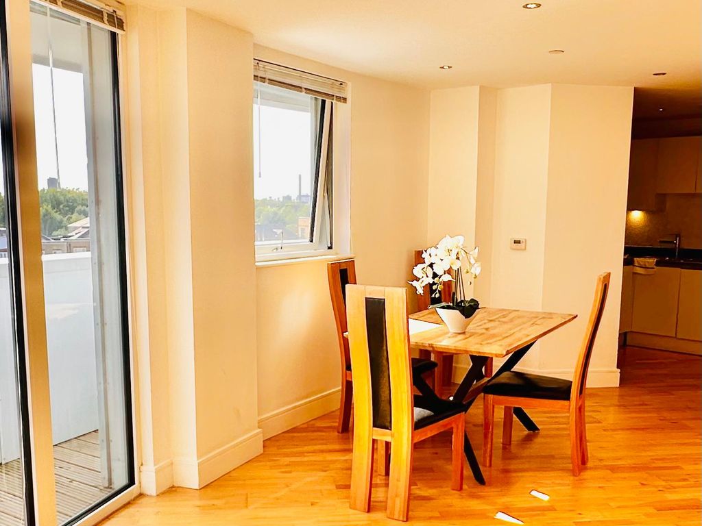 Property photo 2 of 8