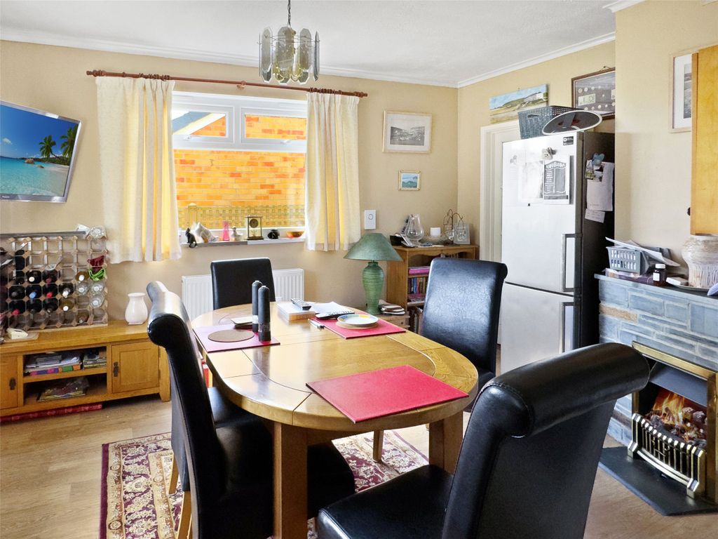 Property photo 3 of 12 3 - Picture No. 02