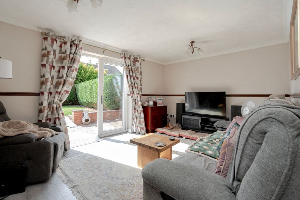 Property photo 2 of 11