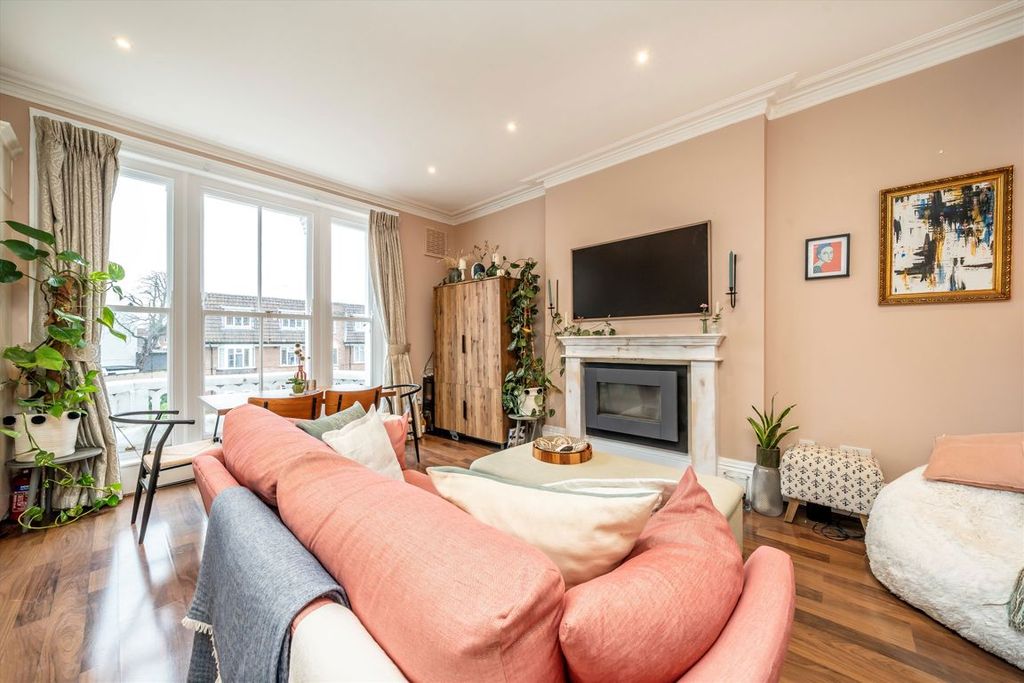 Property photo 2 of 6