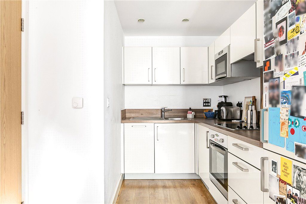 Property photo 2 of 19 Kitchen