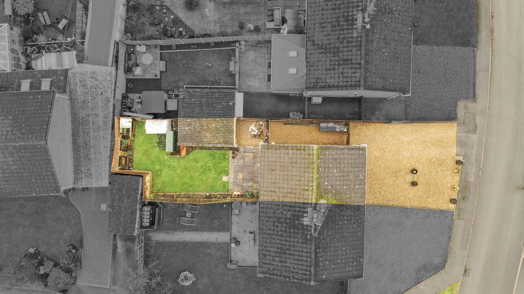 Property photo 2 of 27