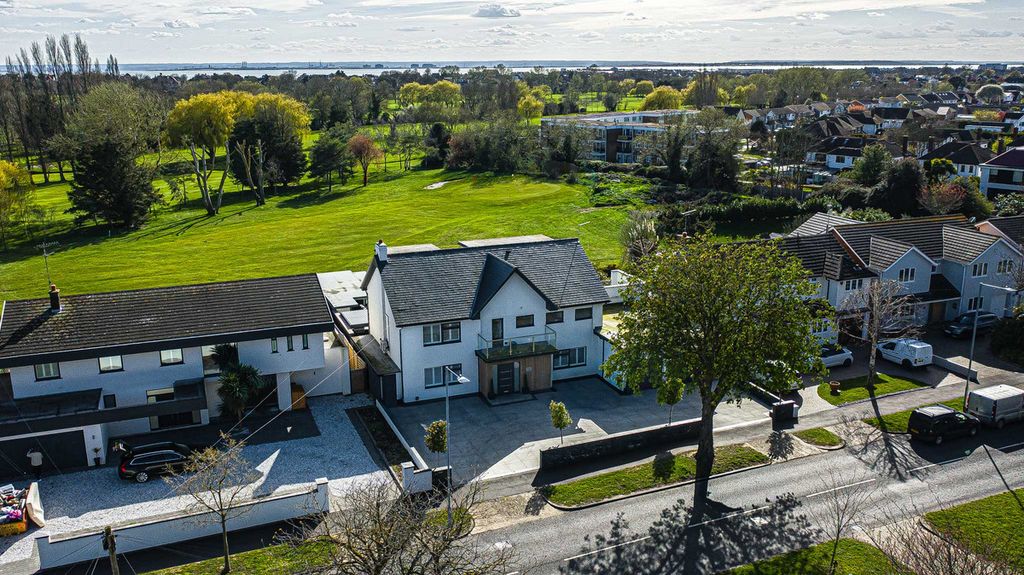 Property photo 2 of 50