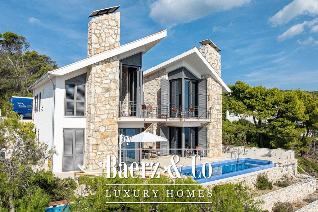 Property photo 3 of 35