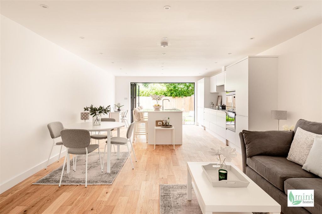 Property photo 2 of 25 Bourneside Road - Watermark-2.Jpg