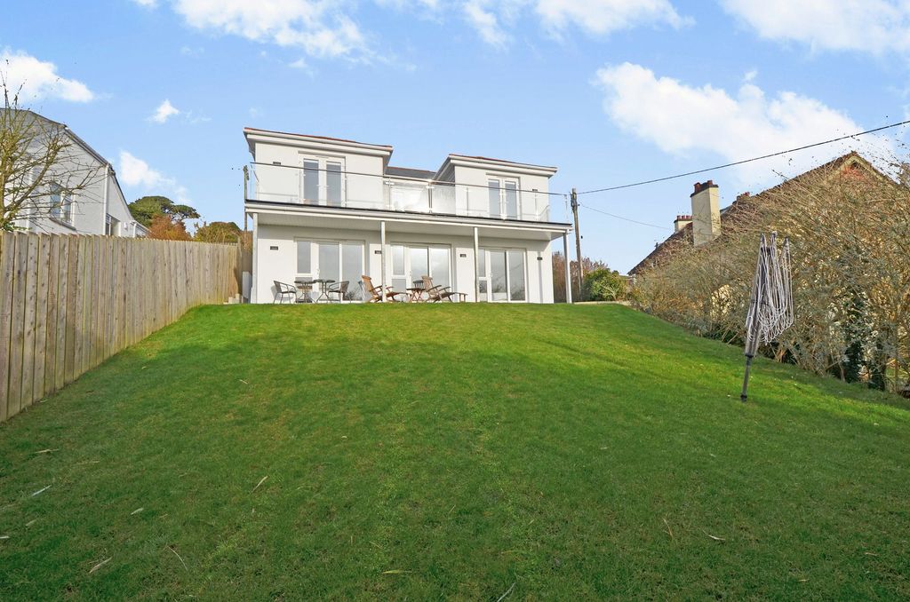 Property photo 2 of 33