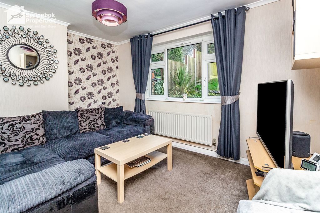 Property photo 3 of 18 2