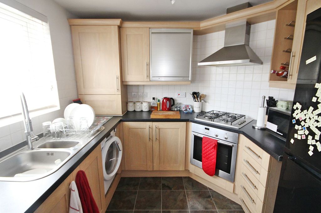 Property photo 3 of 12
