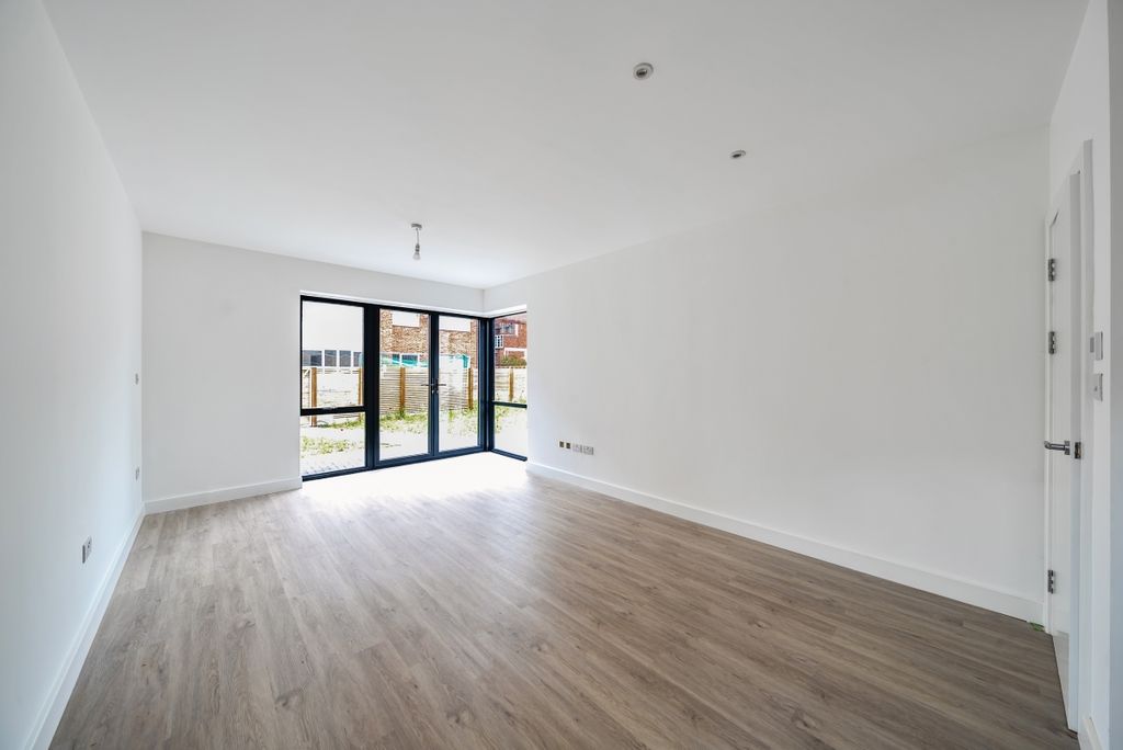 Property photo 2 of 15 1138583 (2)